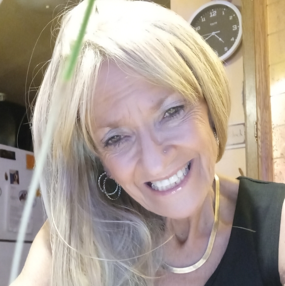 Meet your Posher, Kim marie - Picture 2 of 3